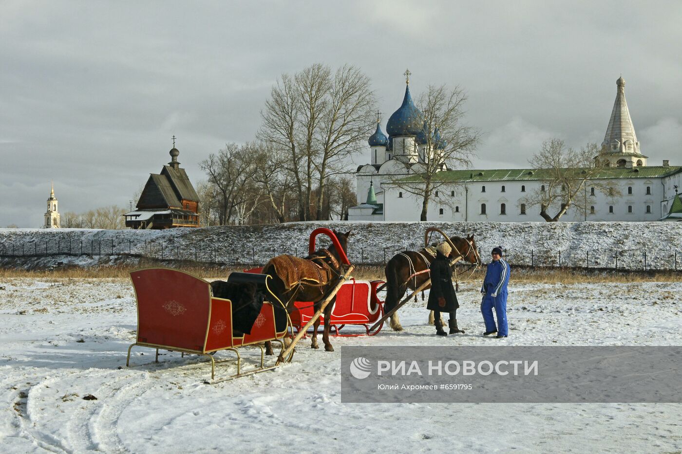 Катание на санях. Суздаль.