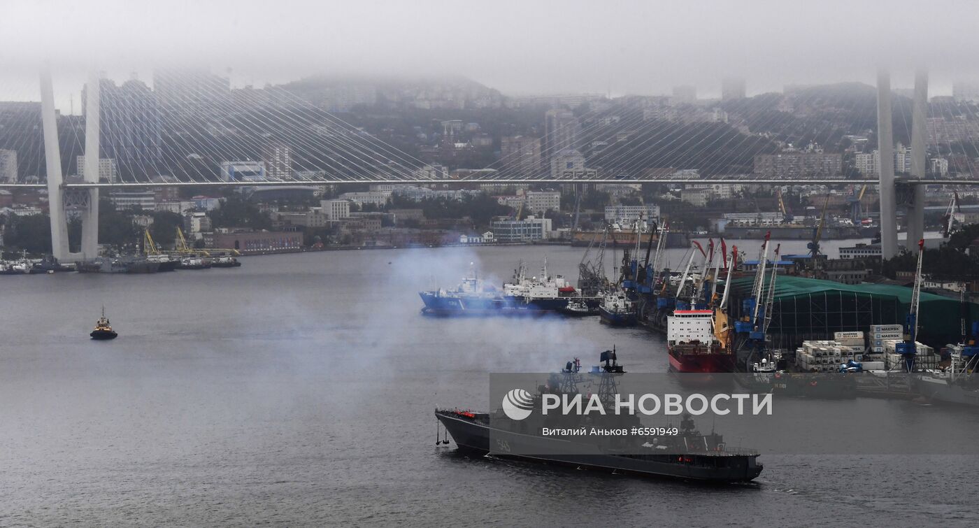 Возвращение кораблей ТОФ после учений в Тихом океане во Владивосток