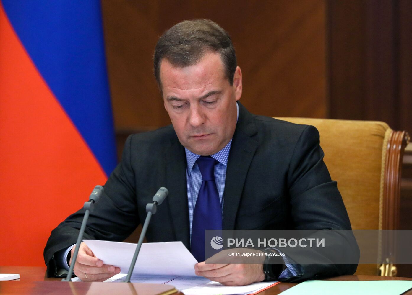 Зампред Совбеза РФ Д. Медведев провел совещание по вопросу "О масштабировании производства и внедрения российских вакцин против новой короновирусной инфекции COVID-19"