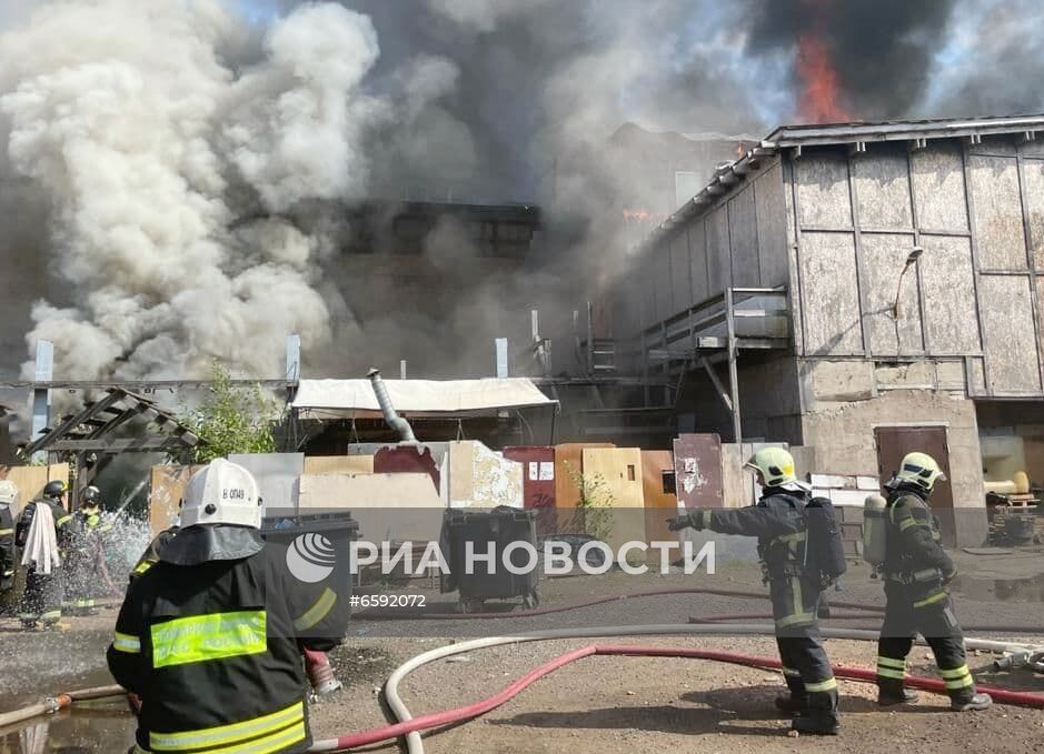 Пожар на складе на юго-востоке Москвы