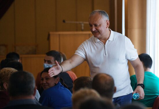 Предвыборная поездка лидера ПСРМ И. Додона по стране