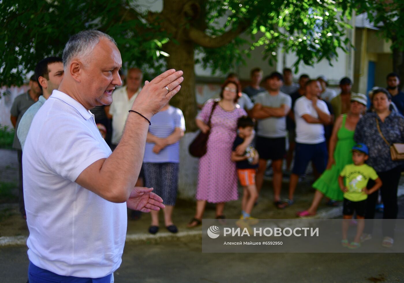 Предвыборная поездка лидера ПСРМ И. Додона по стране