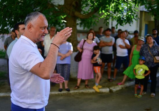 Предвыборная поездка лидера ПСРМ И. Додона по стране