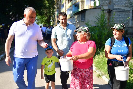 Предвыборная поездка лидера ПСРМ И. Додона по стране