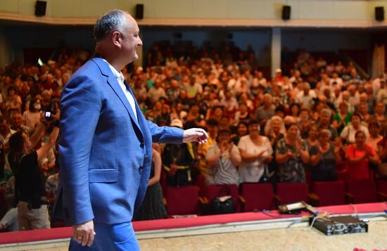 Предвыборная поездка лидера ПСРМ И. Додона по стране