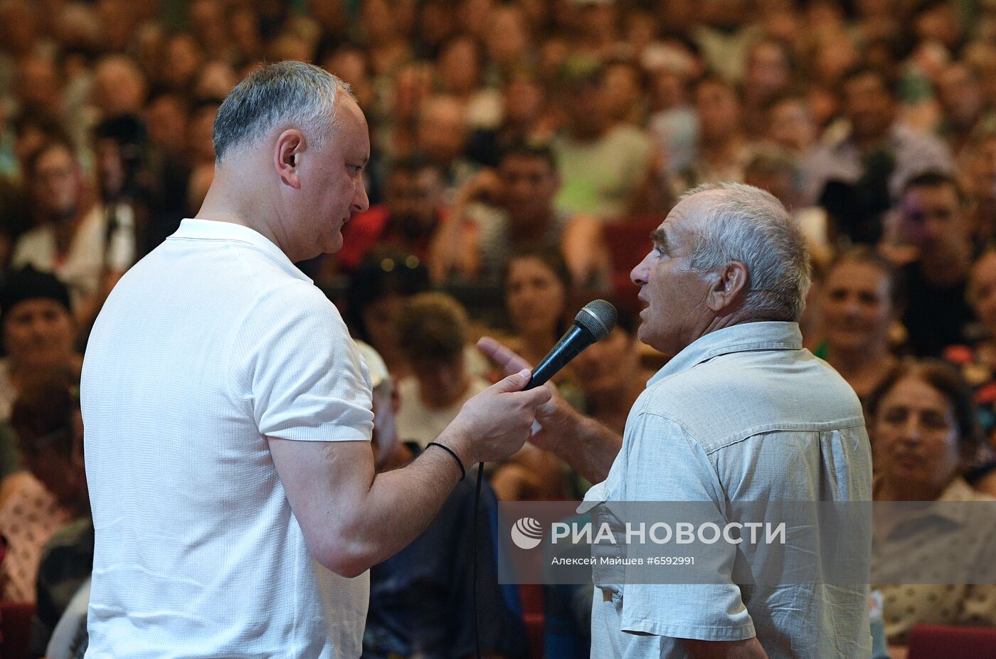 Предвыборная поездка лидера ПСРМ И. Додона по стране