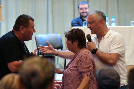 Предвыборная поездка лидера ПСРМ И. Додона по стране