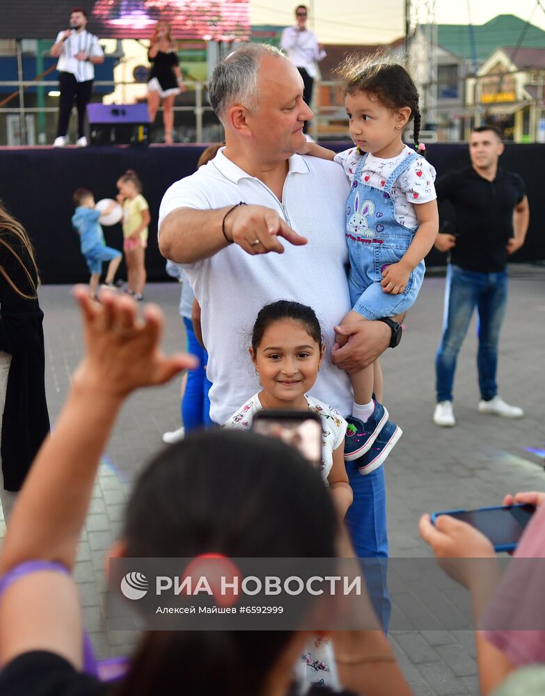 Предвыборная поездка лидера ПСРМ И. Додона по стране