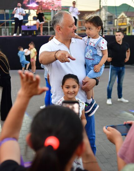 Предвыборная поездка лидера ПСРМ И. Додона по стране