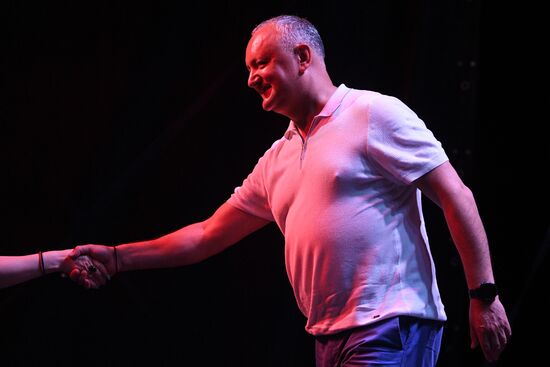 Предвыборная поездка лидера ПСРМ И. Додона по стране