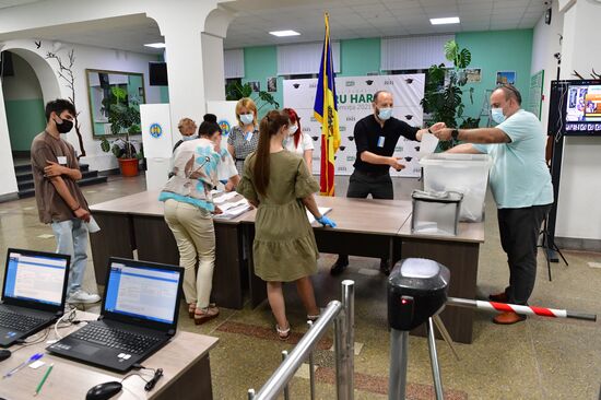 Досрочные парламентские выборы в Молдавии