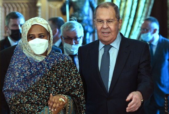 Встреча глав МИД РФ и Судана С. Лаврова и М. Аль-Махди