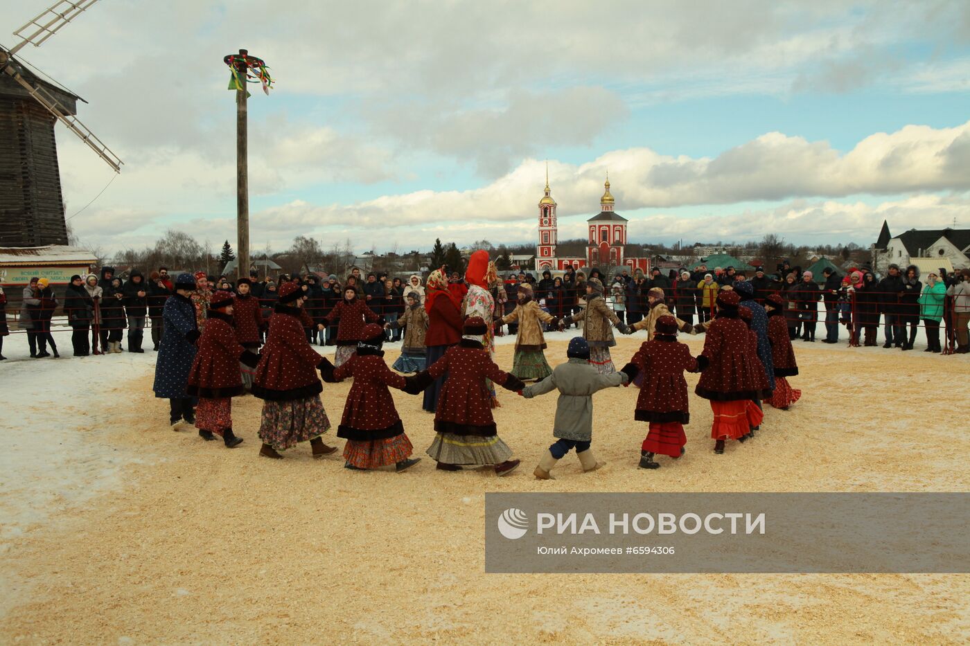 Празднование Масленицы в Суздале.