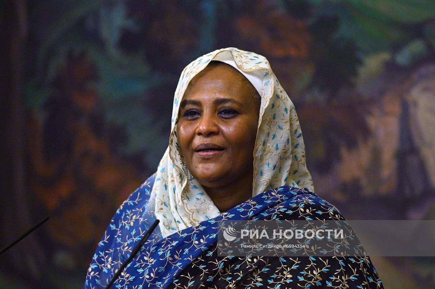 Встреча глав МИД РФ и Судана С. Лаврова и М. Аль-Махди