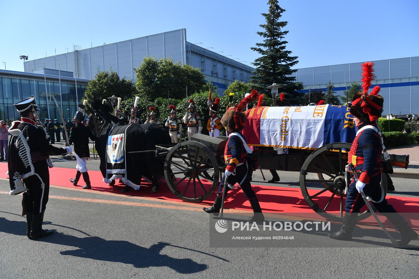 Отправка останков генерала Гюдена во Францию