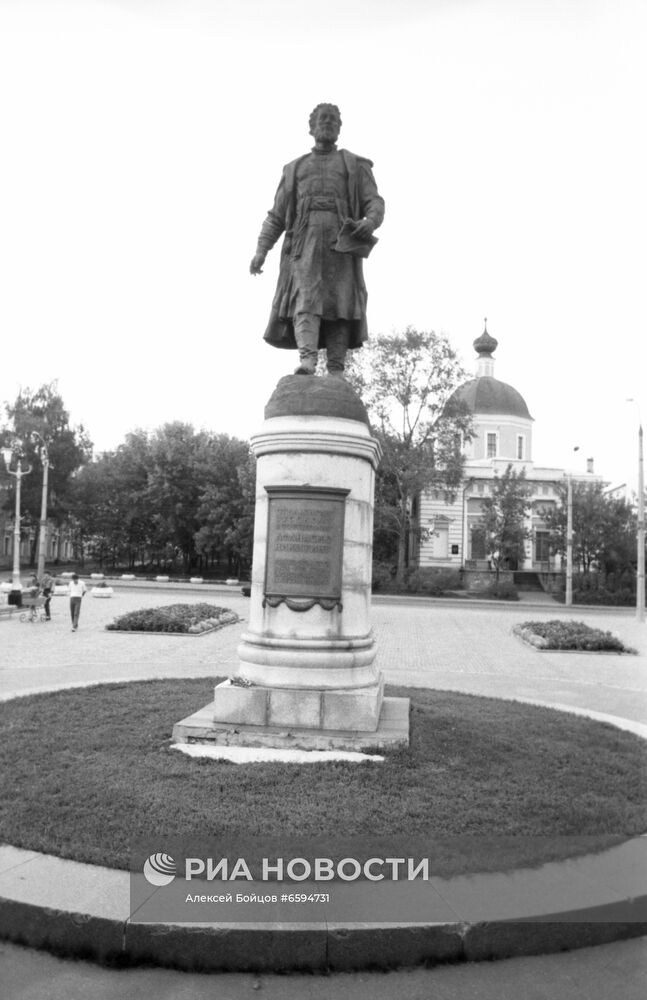 Памятник Афанасию Никитину в Твери