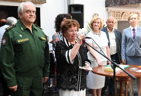 Передача иконы экипажу атомной подводной лодки "Александр Невский" 