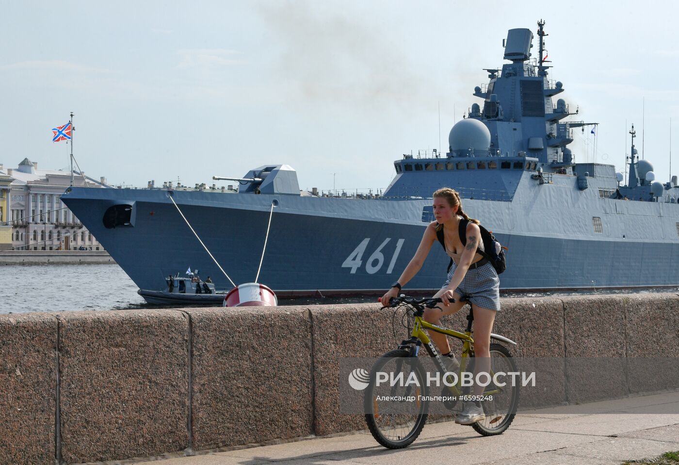 Корабли на рейде в преддверии Дня ВМФ в Санкт-Петербурге