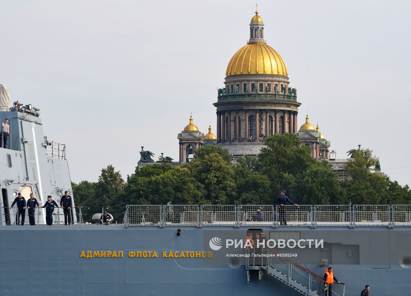 Корабли на рейде в преддверии Дня ВМФ в Санкт-Петербурге