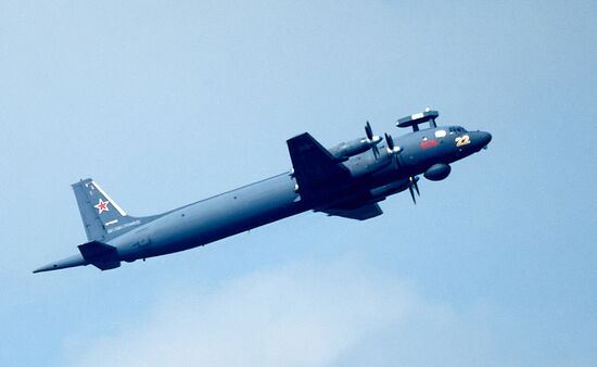 Репетиция воздушной части парада ко Дню ВМФ