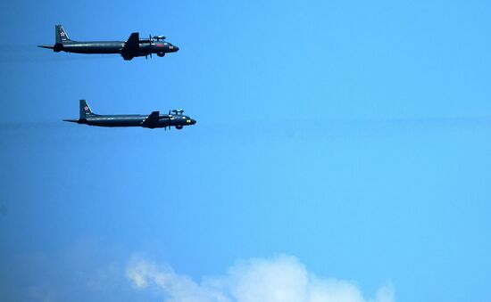 Репетиция воздушной части парада ко Дню ВМФ