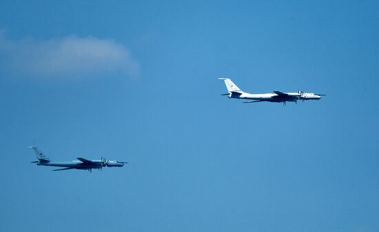 Репетиция воздушной части парада ко Дню ВМФ