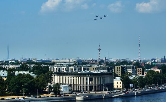 Репетиция воздушной части парада ко Дню ВМФ