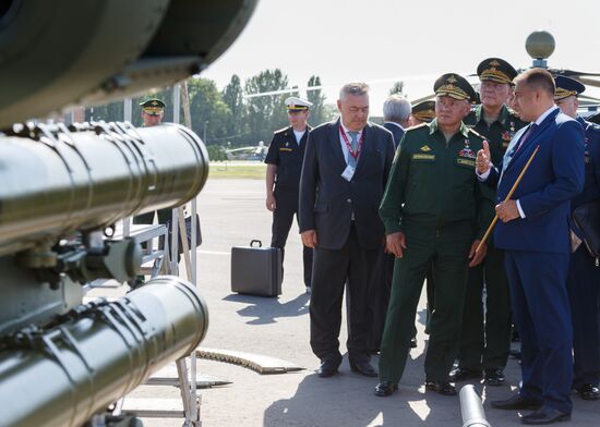 Рабочая поездка министра обороны РФ С. Шойгу в Южный военный округ