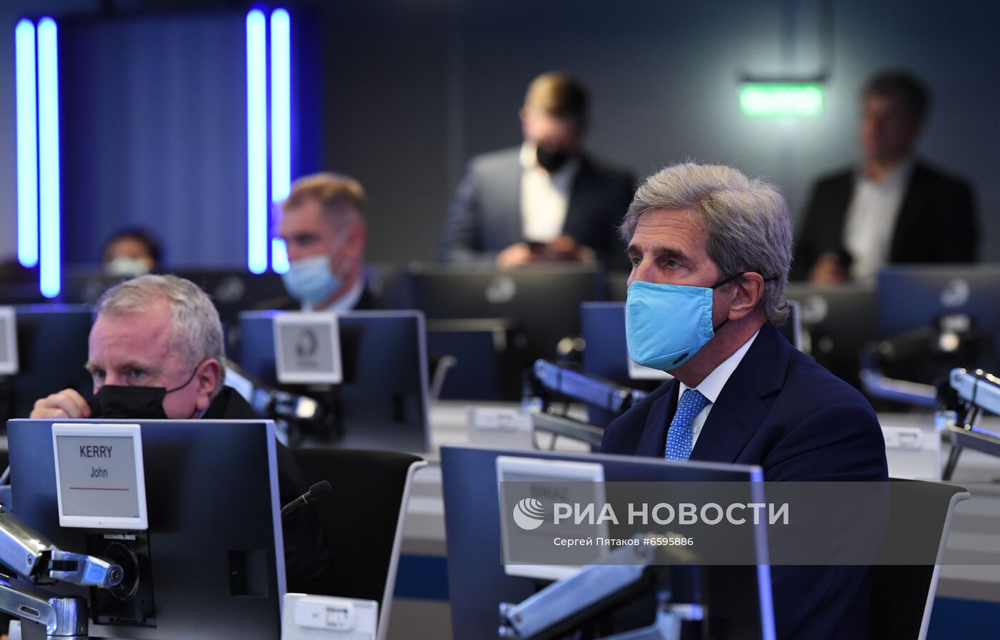 Встреча вице-премьера Д. Чернышенко и спецпосланника президента США по климату Дж. Керри 