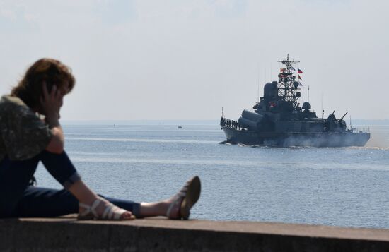 Подготовка ко Дню ВМФ в Кронштадте