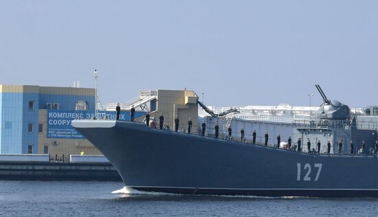 Подготовка ко Дню ВМФ в Кронштадте