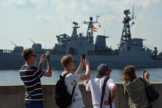 Подготовка ко Дню ВМФ в Кронштадте