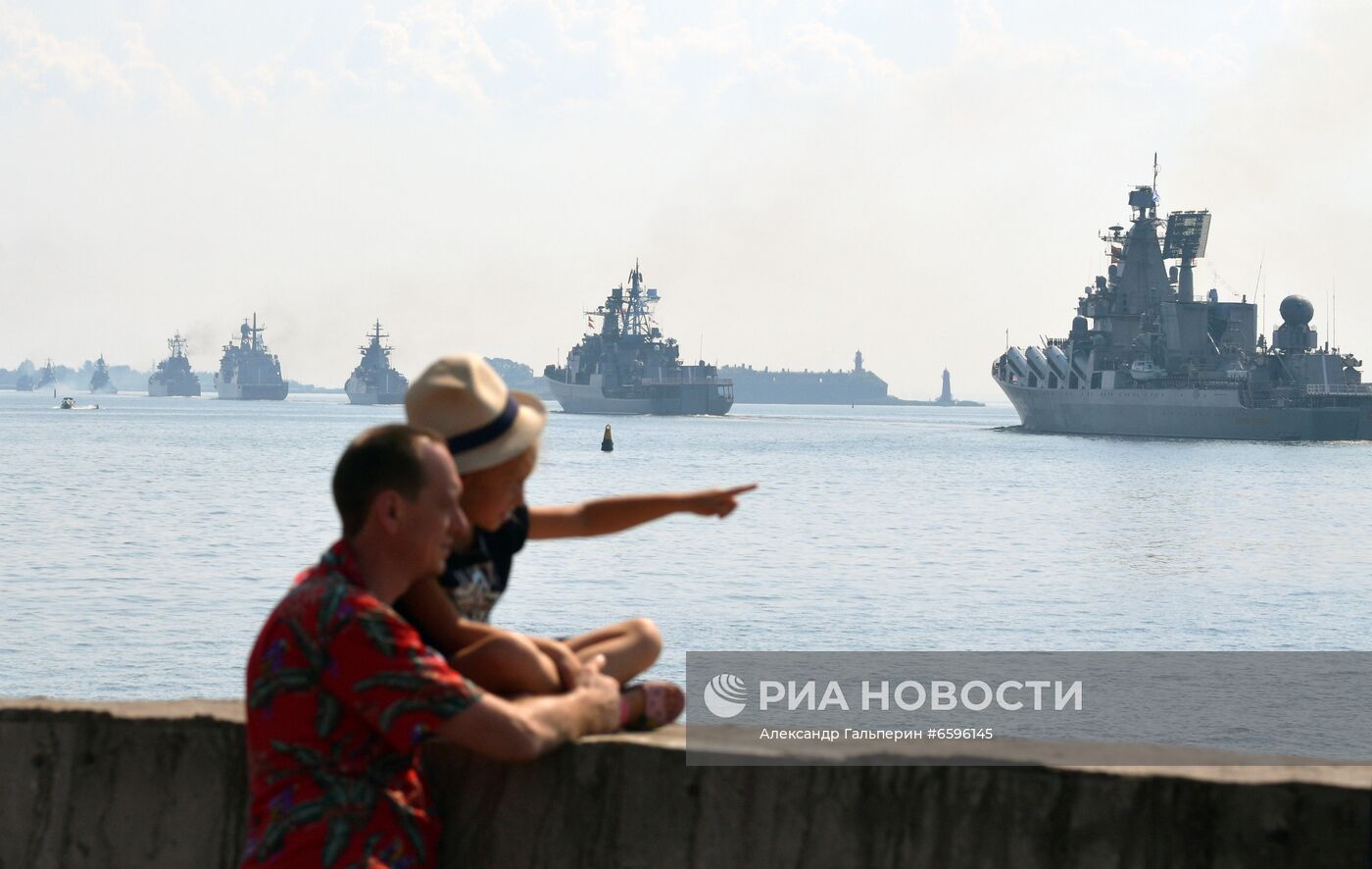 Подготовка ко Дню ВМФ в Кронштадте