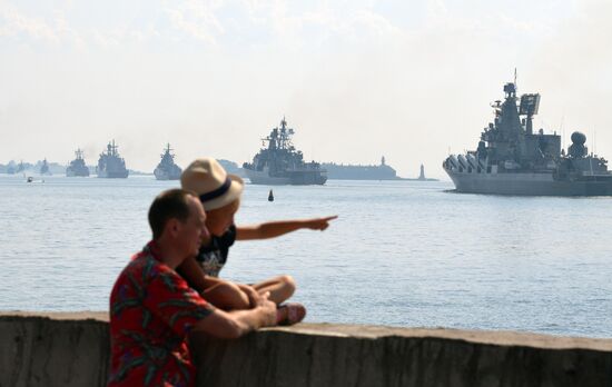 Подготовка ко Дню ВМФ в Кронштадте