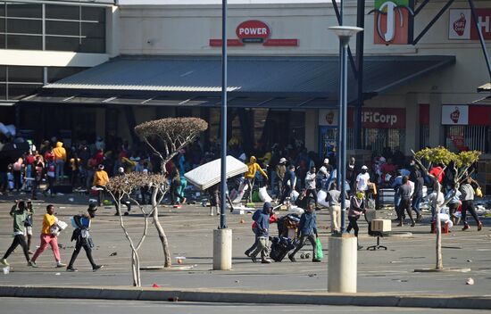 Беспорядки в ЮАР