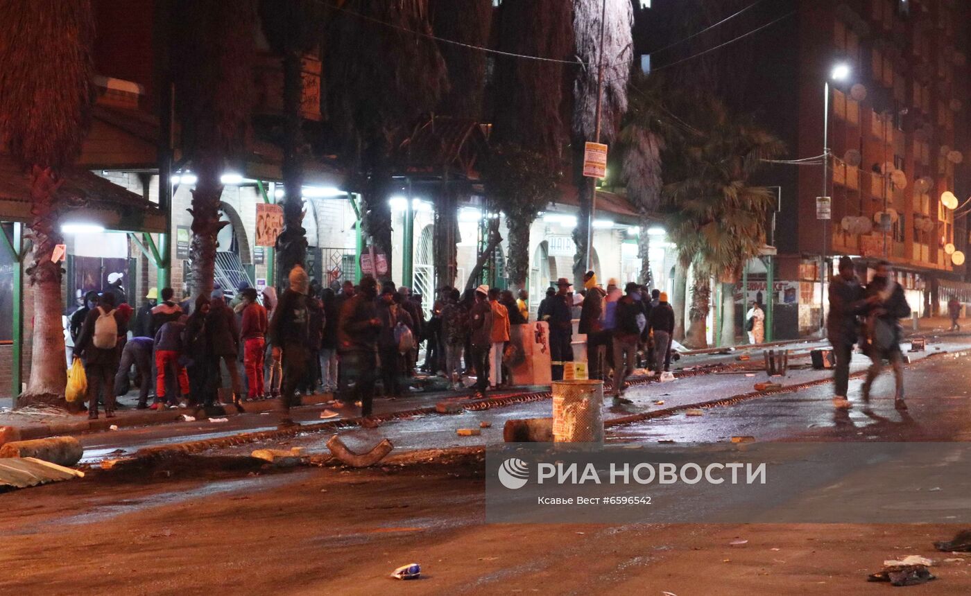 Беспорядки в ЮАР