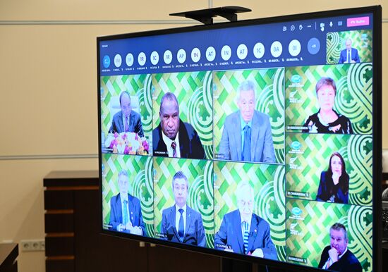 Президент РФ В. Путин принял участие в неформальной встрече форума АТЭС