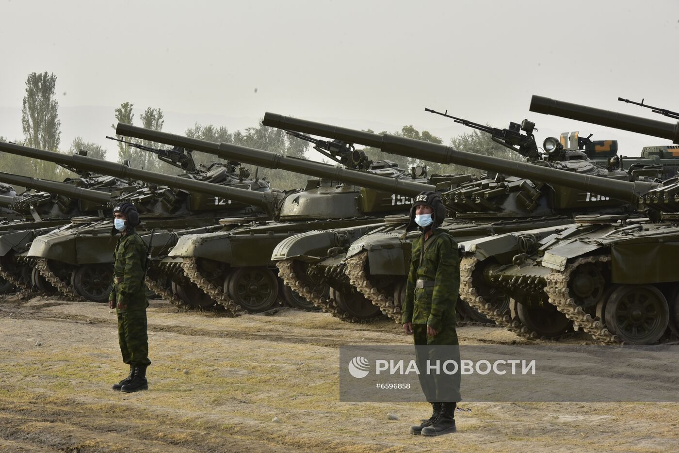 Военный парад на границе Таджикистана с Афганистаном