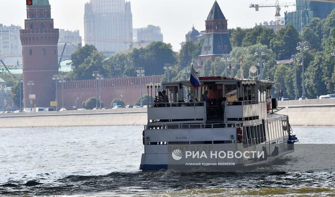 Речные прогулки по Москве-реке