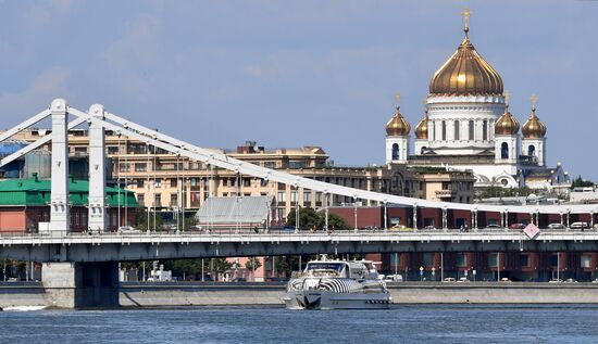 Речные прогулки по Москве-реке