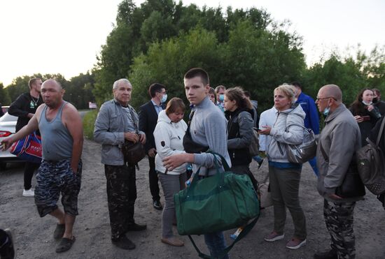Прибытие в Томск пассажиров АН-28 после жесткой посадки