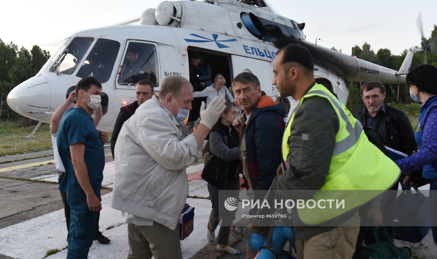 Прибытие в Томск пассажиров АН-28 после жесткой посадки