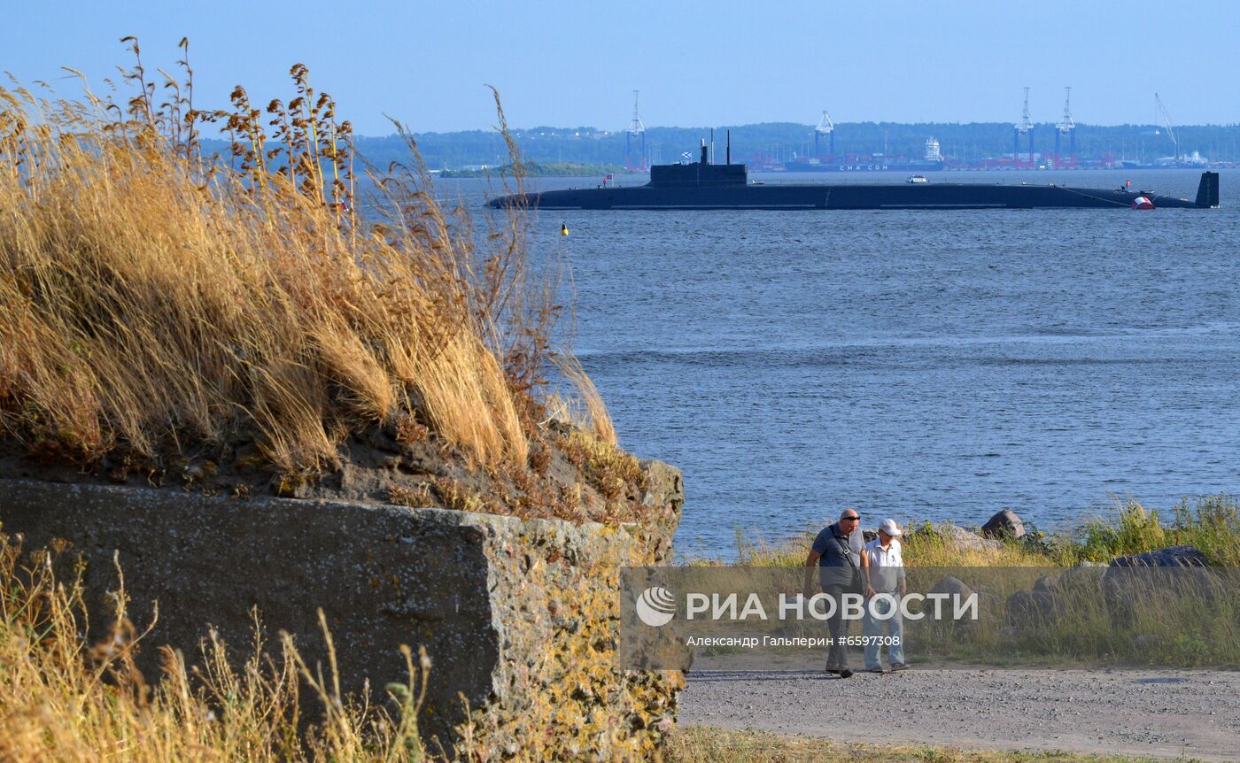 Подводные лодки в Кронштадте в преддверии Дня ВМФ