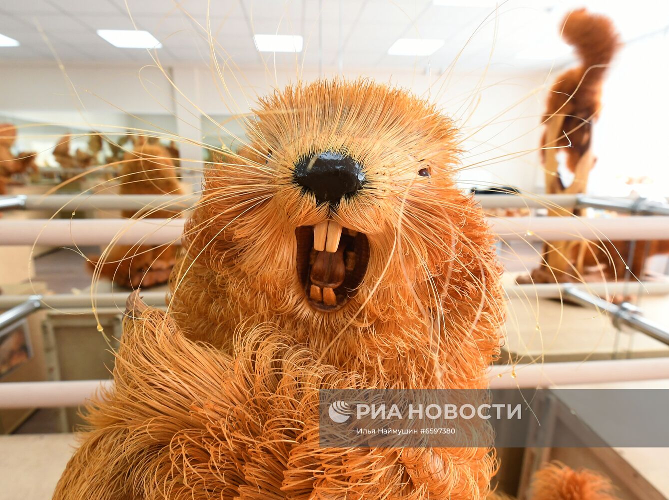 Скульптуры из кедровой стружки