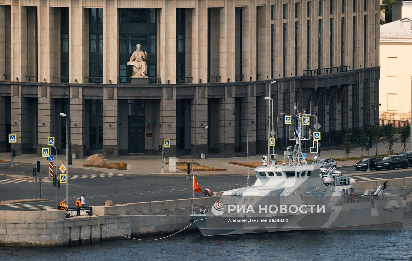 Репетиция парада ко Дню ВМФ в Санкт-Петербурге