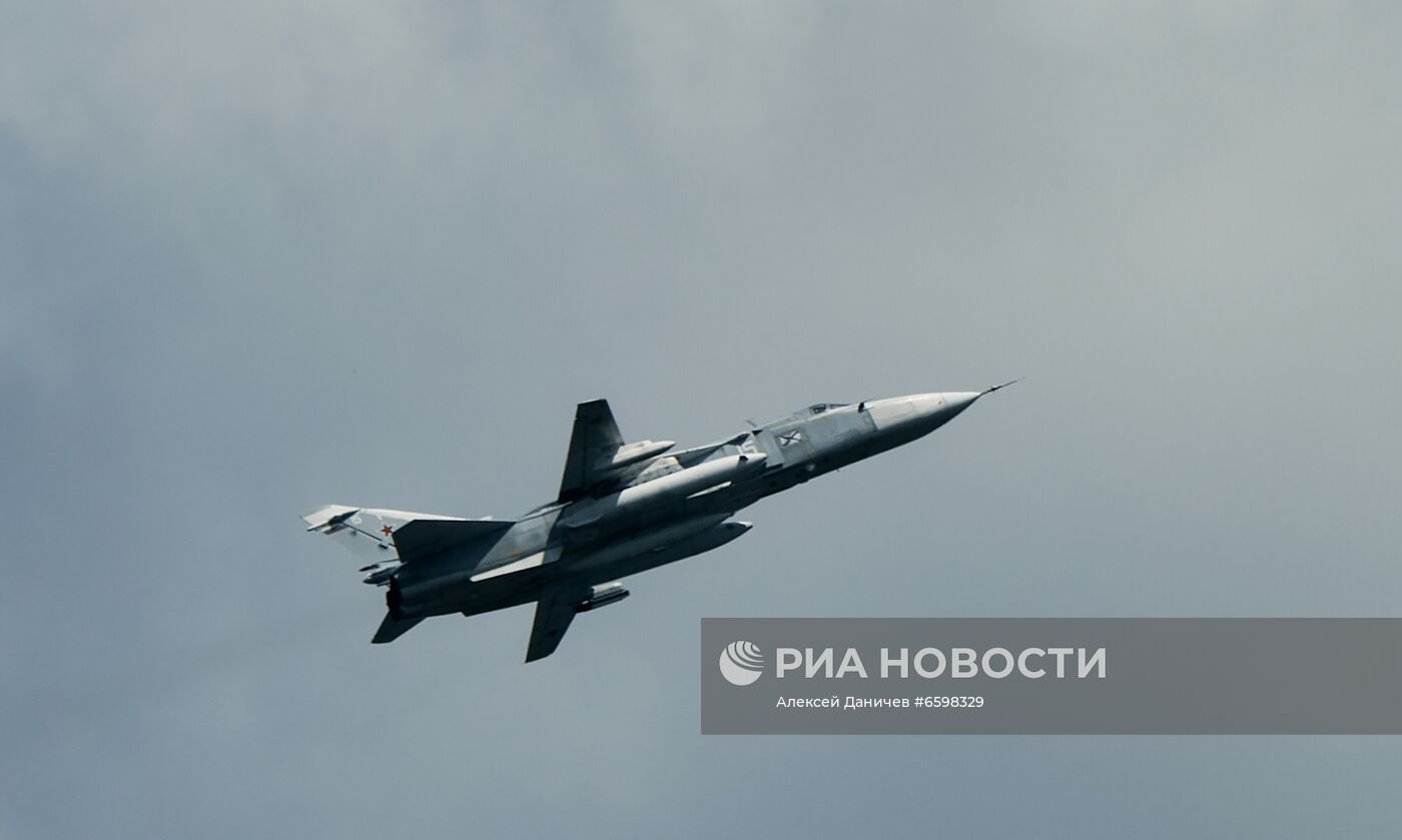 Репетиция парада ко Дню ВМФ в Санкт-Петербурге