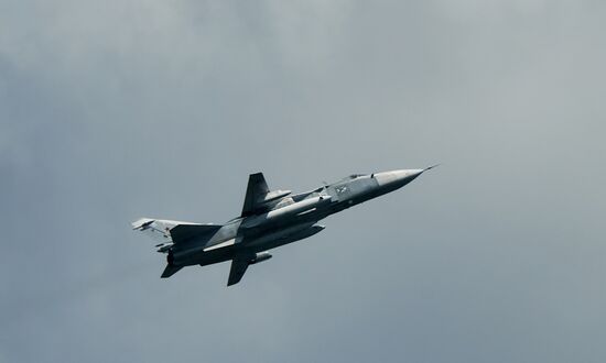 Репетиция парада ко Дню ВМФ в Санкт-Петербурге