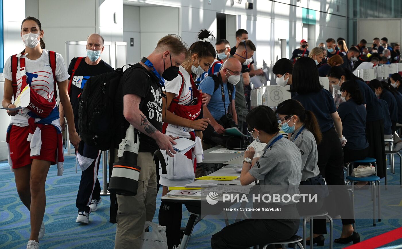 Прибытие спортсменов сборной России на Олимпиаду в Токио