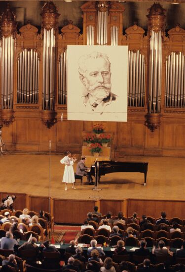 Скрипачка Виктория Муллова