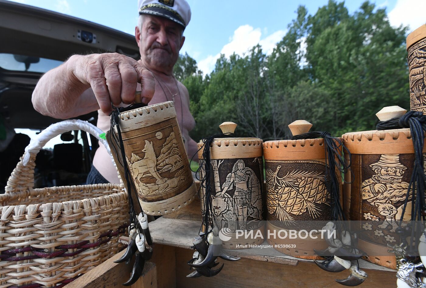 Придорожная торговля в Сибири